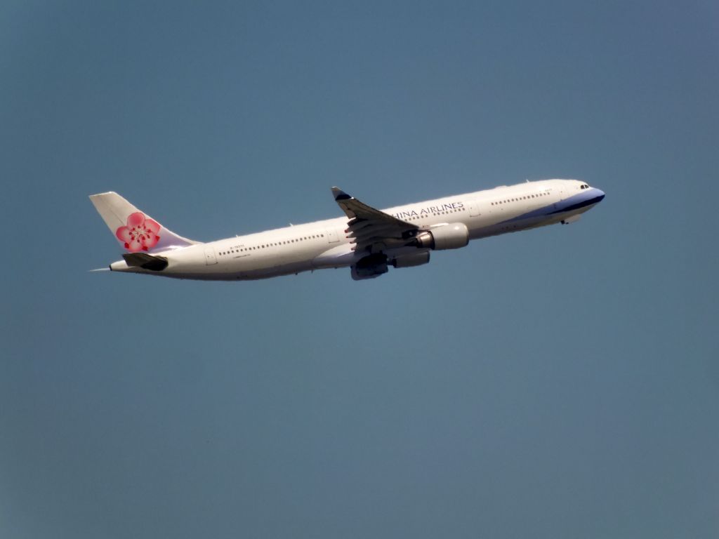 Airbus A330-300 (B-18312)