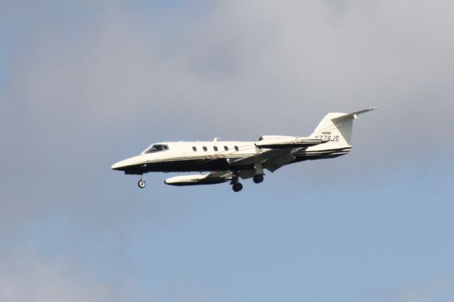 Learjet 35 (N776JS)