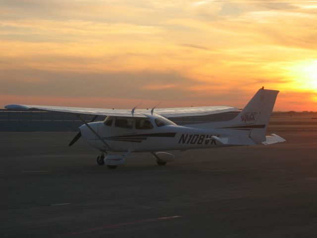 Cessna Skyhawk (N108VK)