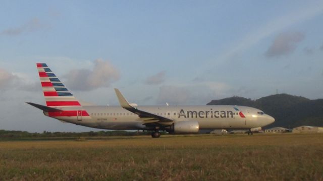 Boeing 737-800 (N929NN)