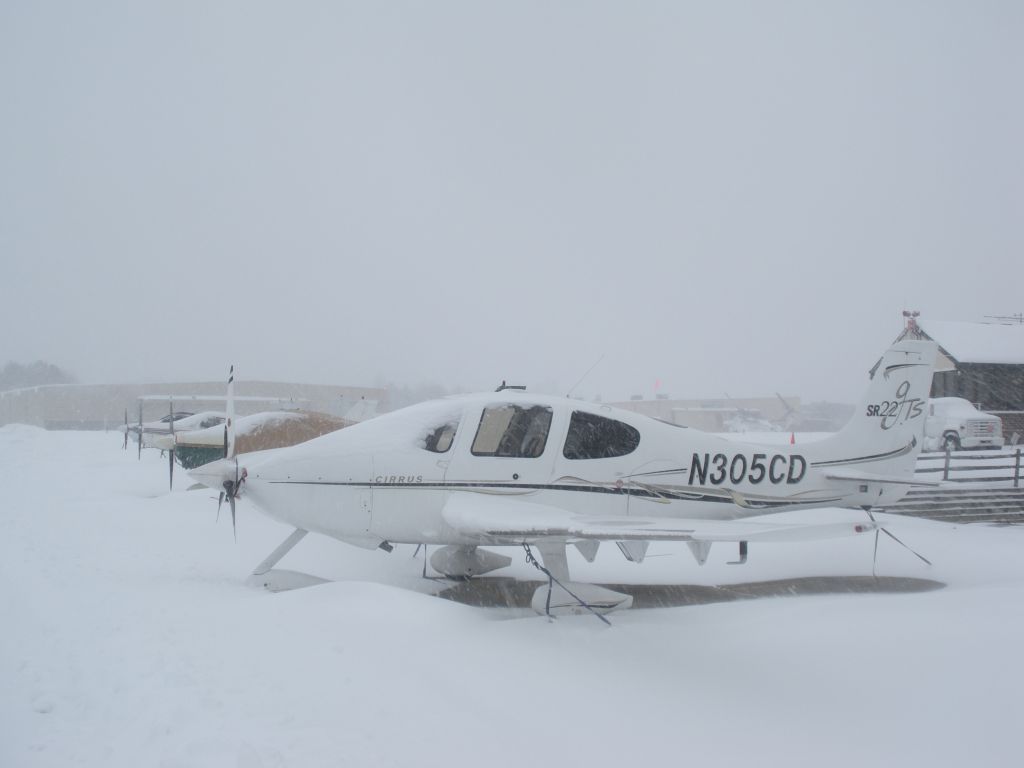 Cirrus SR-22 (N305CD)