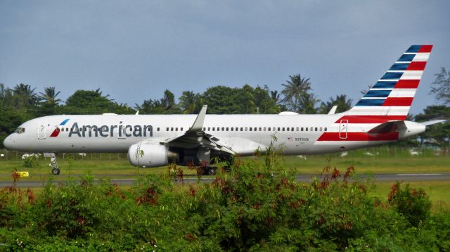 Boeing 757-200 (N199AN)