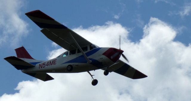 Cessna 206 Stationair (N54ME) - On short final is this 2019 Cessna P206E Stationair in the Spring of 2023.