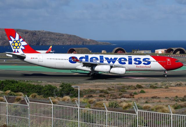 Airbus A340-300 (HB-JME)