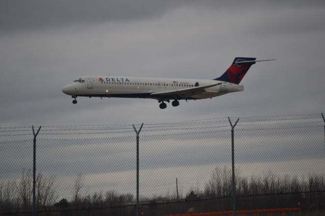 N928AT — - In employee parking lot north of fuel farm