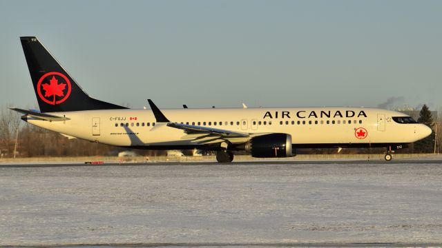 Boeing 737 MAX 8 (C-FSJJ)