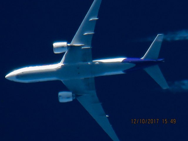 BOEING 777-200LR (N889FD)