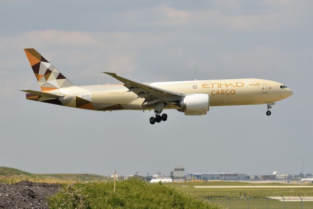 BOEING 777-200LR (A6-DDE) - 07-06-20