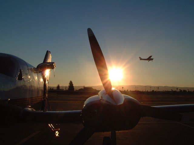 Cessna 421 (N518B)