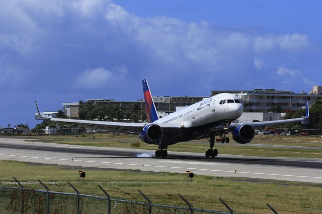 Boeing 757-200 (N544US) - Delta N544US landing at ST Maarten.br /Photo take from El Zaphiro restaurant 