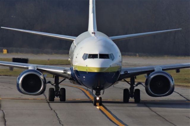 Boeing 737-800 (N732MA) - Miami Air 737-800 on taxiway Alpha at KLEX.