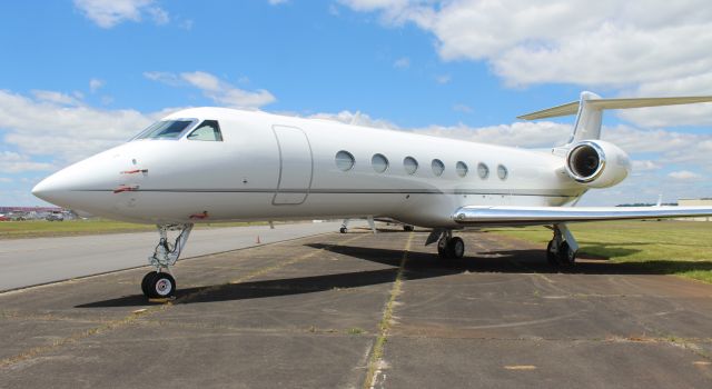 Gulfstream Aerospace Gulfstream V (N899NC) - A Gulfstream Aerospace GV-SP (G550) at Boswell Field, Talladega Municipal Airport, AL, during the NASCAR GEICO 500 race - April 25, 2021.