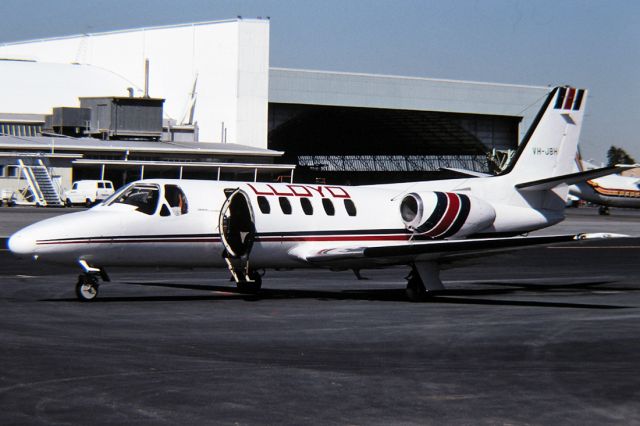 VH-JBH — - LLOYD - CESSNA 550 CITATION II - REG : VH-JBH (CN 550/0290) - ADELAIDE INTERNATIONAL AIRPORT SA. AUSTRALIA - YPAD 26/4/1985 35MM SLIDE CONVERSION USING A LIGHTBOX AND A NIKON P80 DIGITAL CAMERA IN THE MACRO MODE