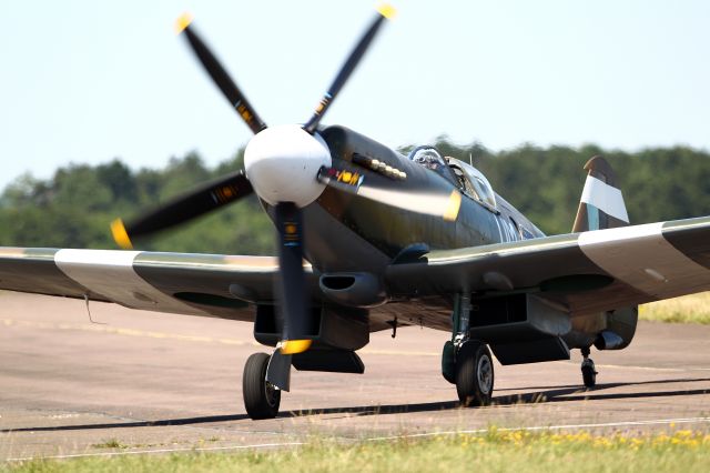 SUPERMARINE Spitfire (F-AZJS)