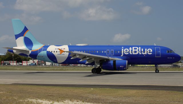 Airbus A320 (N768JB)