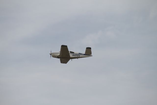 Beechcraft 35 Bonanza (N4010A)