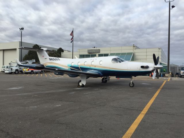 Pilatus PC-12 (N458DL)