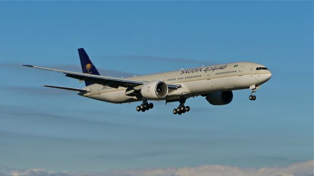 BOEING 777-300 (HZ-AK25) - BOE488 from KVCV on final to Rwy 16R on 1/12/15. (ln 1269 / cn 42263). The aircraft was returning after painting.