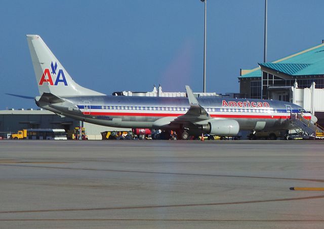 Boeing 737-800 (N866NN)