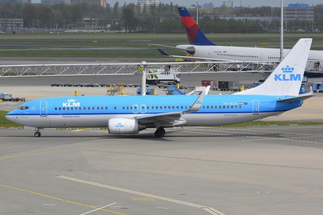 Boeing 737-800 (PH-BCA)