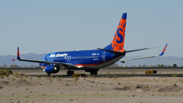 Boeing 737-800 (N806SY)