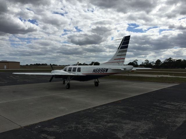 Piper Aerostar (N6898W)