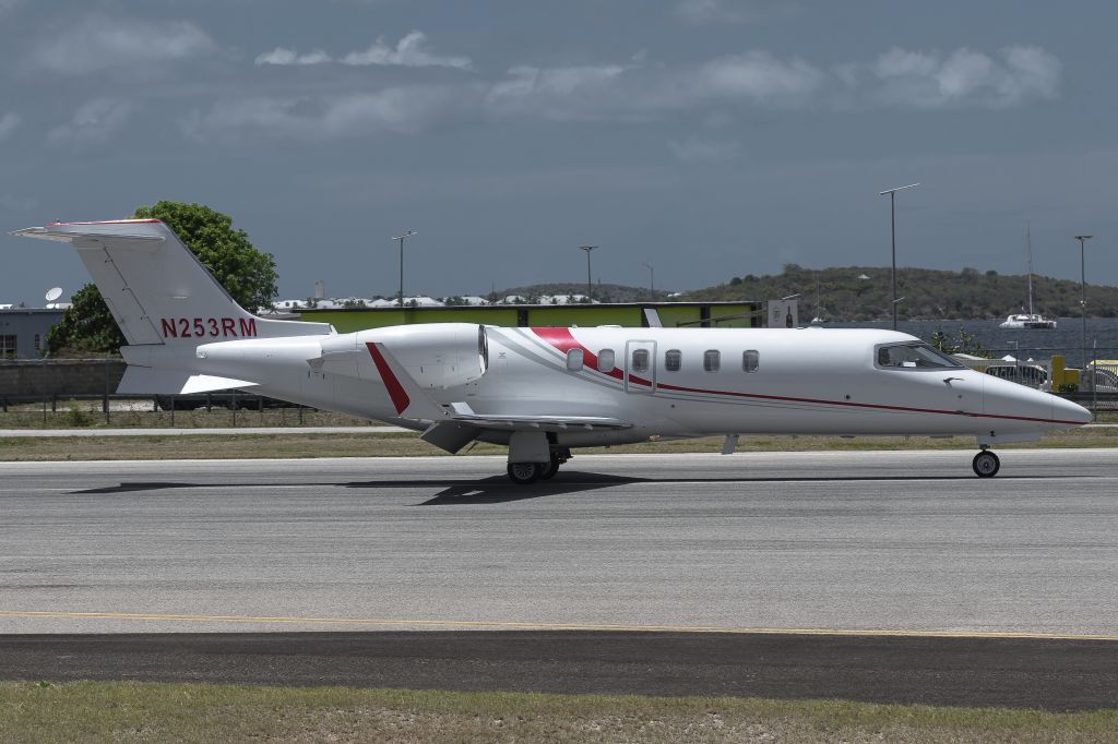 Learjet 45 (N253RM)