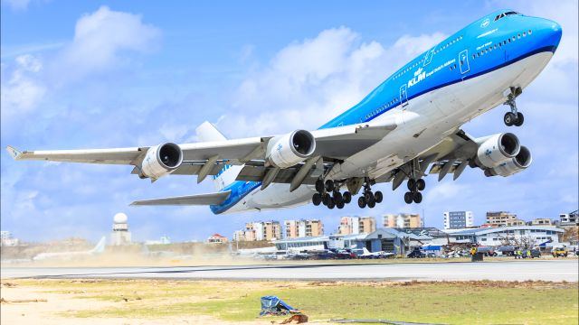 Boeing 747-400 (PH-BFT) - KLM Royal Dutch Airlines City of Tokyo with the Queen of the skys Boeing 747-400 registration PH-BFT in her new colors seen departing TNCM St Maarten for TNCC Hato Curaçao International Airport after the passing of hurricane IRMA.