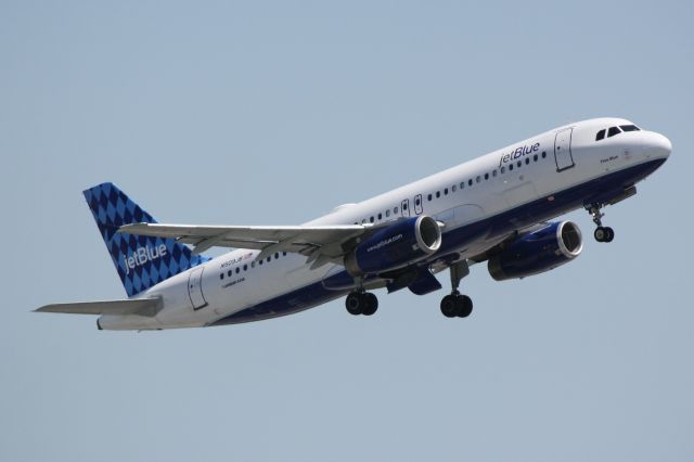 Airbus A320 (N509JB) - JetBlue Flight 346 (N509JB) departs Runway 14 at Sarasota-Bradenton International Airport enroute to John F Kennedy International Airport