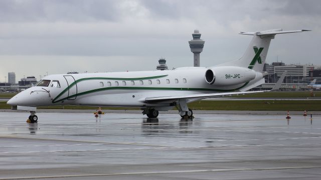 Embraer ERJ-135 (9H-JPC)