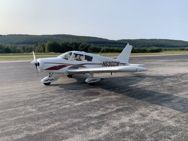 Piper Cherokee (N6900W)