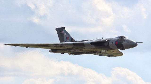 — — - SAT 27th JUNE Avro Vulcan ZH558 returning home to Doncaster for a short display after day one of the V force tour, visiting seventeen locations over the weekend where complete V-Force aircraft reside.