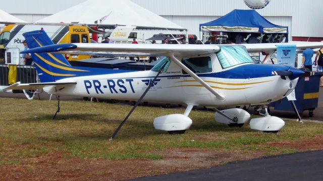 Cessna 152 (PR-RST)