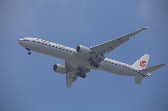 Boeing 747-400 (B-1429)