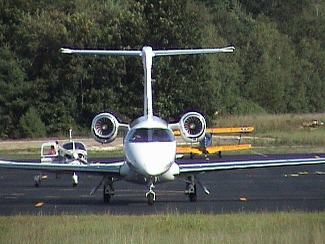 Embraer Phenom 300 (N322QS)