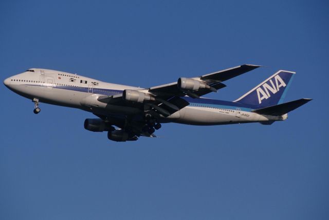 BOEING 747SR (JA8153) - Final Approach to Tokyo-Haneda Intl Airport Rwy16L on 1996/11/16