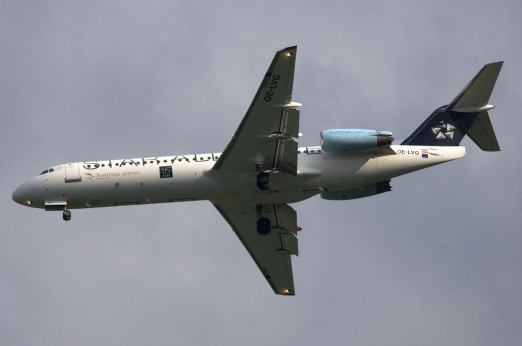 Fokker 100 (OE-LVG) - 15 Years Star Alliance