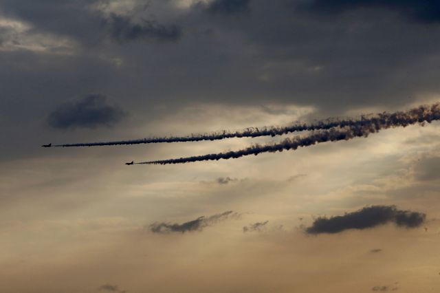 — — - Super Etendard fighter jets dump fuel after a mission, before landing on Frances flagship Charles de Gaulle aircraft carrier on mission in the Gulf, January 28, 2016. (Photo by Philippe Wojazer/Reuters)