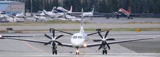 Saab 2000 (N680PA)