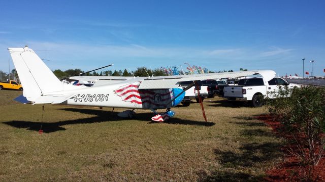 Cessna Skyhawk (N1613Y)