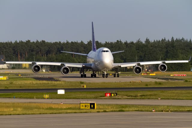 Boeing 747-400 (HS-TGH)