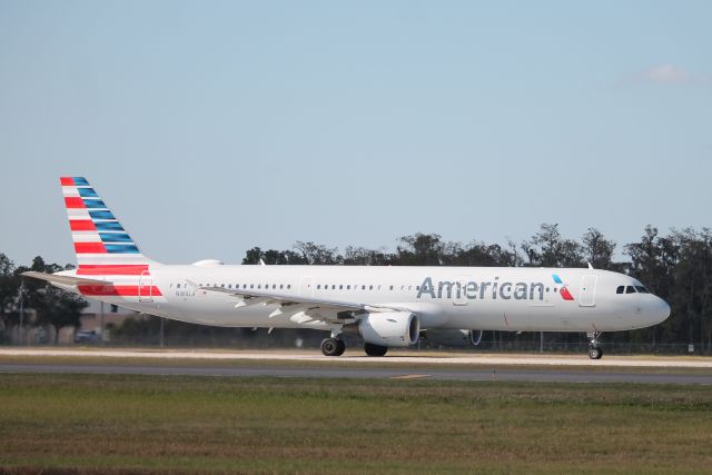 Airbus A321 (N181UW) - AAL1094 RSW-CLT 12/4/24 