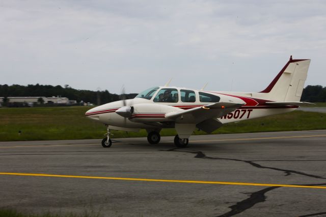 Beechcraft 55 Baron (N507T) - Landing at Hanover (KOFP)