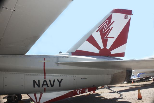 Grumman F-14 Tomcat (16-0666) - US Navy F14 TOMCAT Housed at the OAKLAND AVIATION MUSEUM  (KOAK)