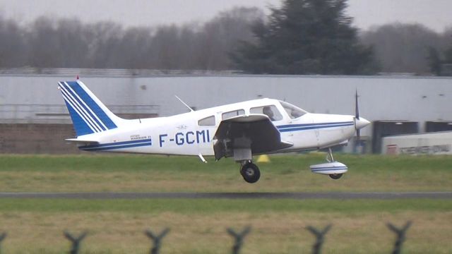 Piper Cherokee (F-GCMI)