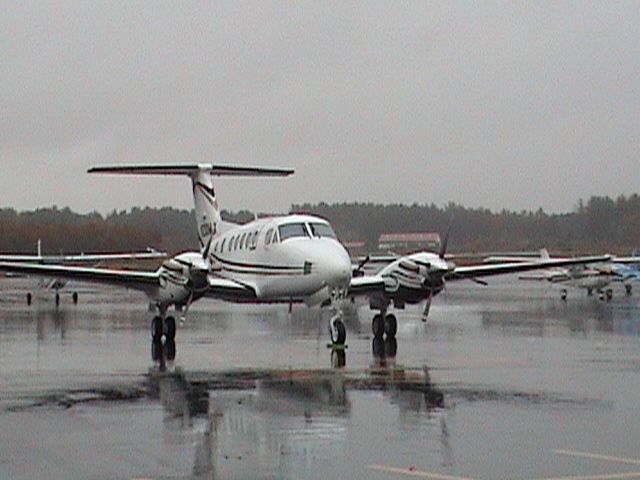 Beechcraft Super King Air 200 — - King Air 200 on a wet day in Orange