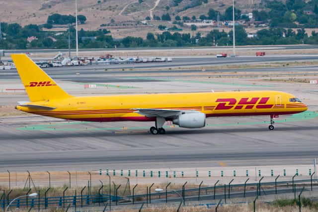 Boeing 757-200 (G-BIKC)