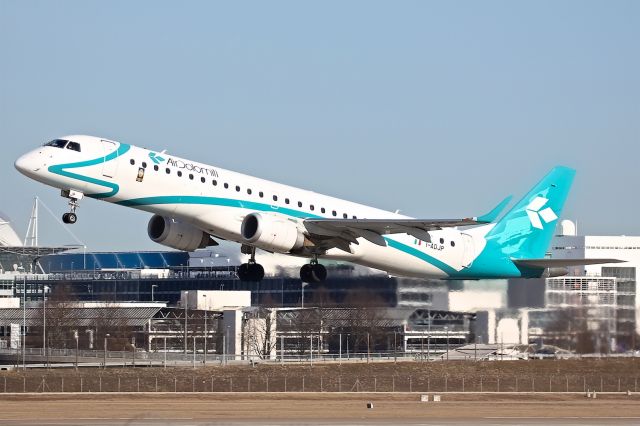 Embraer ERJ-190 (I-ADJP)