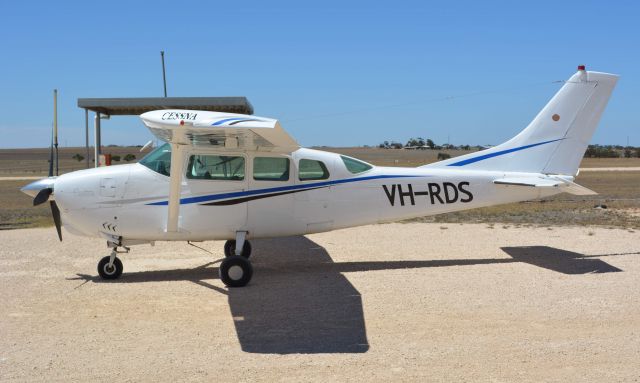 Cessna Centurion (VH-RDS)