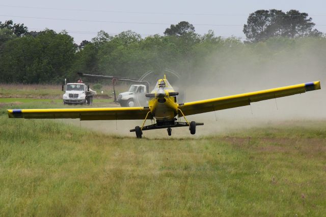 — — - Air Tractor AT-602